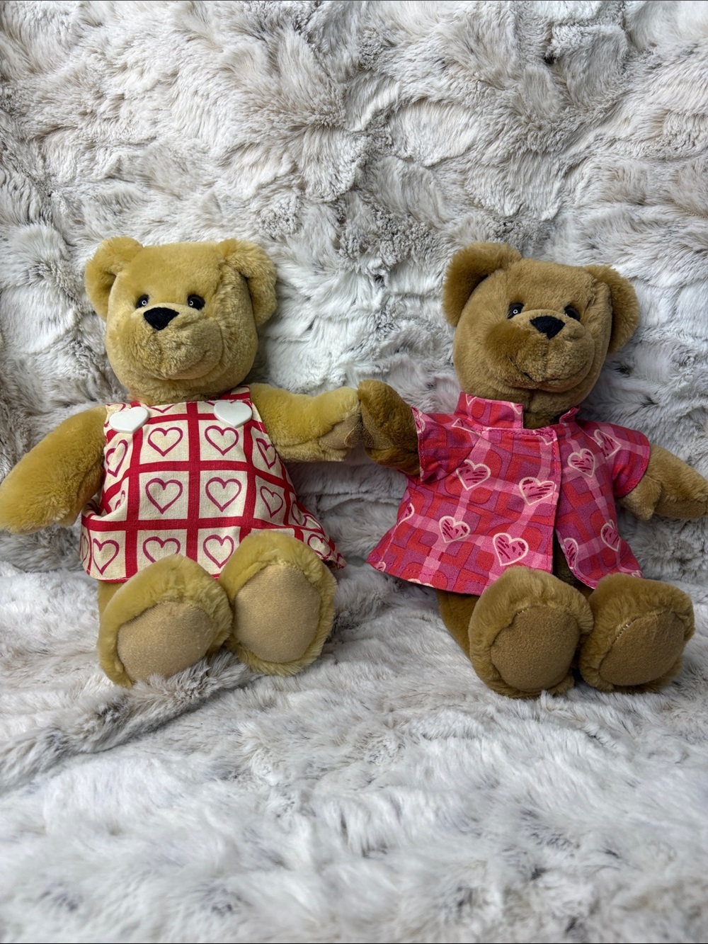 Vintage Hallmark Brown โKiss Kissโ Bears Plays Music When They Kiss